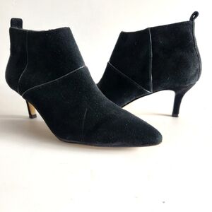 Donald J Pliner Fayla Black Suede Ankle Boots Pointed Toe 2"Kitten Heel Size 6.5